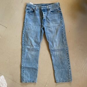 Levi’s 501 Ankle Jeans Light Wash Button Fly 28W 26L